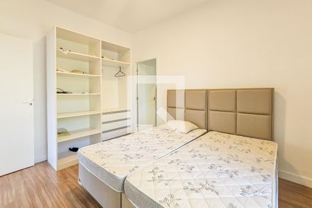 Casa de condomínio para alugar com 400m², 3 quartos e 6 vagas Casa de condomínio para alugar com 400m², 3 quartos e 6 vagasÁrea de serviço