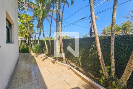 Casa de condomínio para alugar com 400m², 3 quartos e 6 vagas Casa de condomínio para alugar com 400m², 3 quartos e 6 vagasQuintal