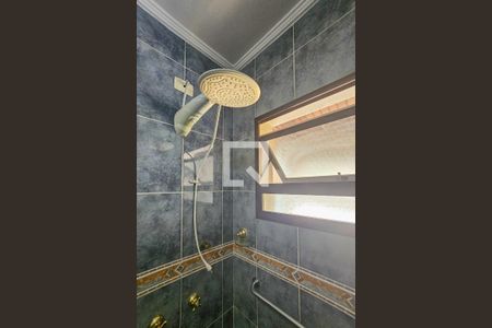 Casa de condomínio para alugar com 400m², 3 quartos e 6 vagas Casa de condomínio para alugar com 400m², 3 quartos e 6 vagasBanheiro da Suíte 2