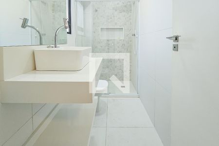 Casa de condomínio para alugar com 400m², 3 quartos e 6 vagas Casa de condomínio para alugar com 400m², 3 quartos e 6 vagasÁrea de serviço