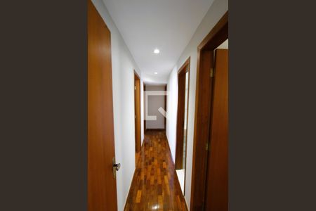 Corredor de apartamento à venda com 4 quartos, 140m² em Grajaú, Belo Horizonte