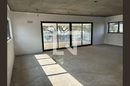 Apartamento à venda com 246m², 4 quartos e 4 vagas
