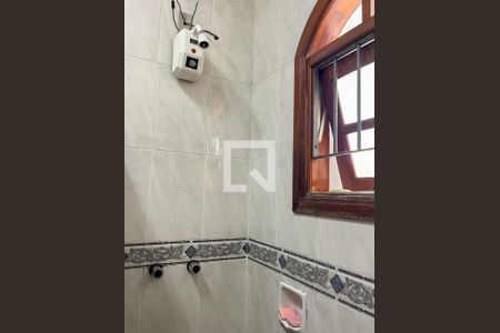 Casa para alugar com 240m², 2 quartos e 2 vagasBanheiro Corredor