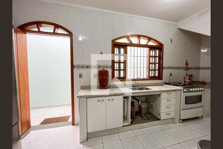 Casa para alugar com 240m², 2 quartos e 2 vagasCozinha