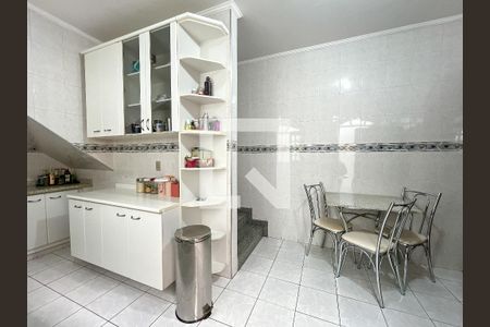 Casa para alugar com 240m², 2 quartos e 2 vagasCozinha