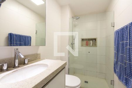 Apartamento à venda com 66m², 2 quartos e 1 vagaBanheiro Social