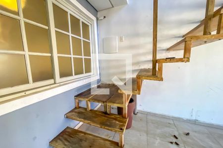 Casa à venda com 231m², 4 quartos e 3 vagasEscada