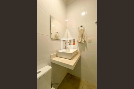 Casa à venda com 231m², 4 quartos e 3 vagasBanheiro de Serviço