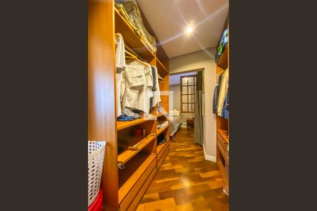 Casa à venda com 231m², 4 quartos e 3 vagasCloset da Suíte 1