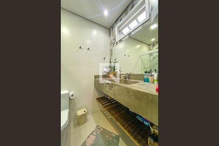 Casa à venda com 231m², 4 quartos e 3 vagasBanheiro da Suíte 1