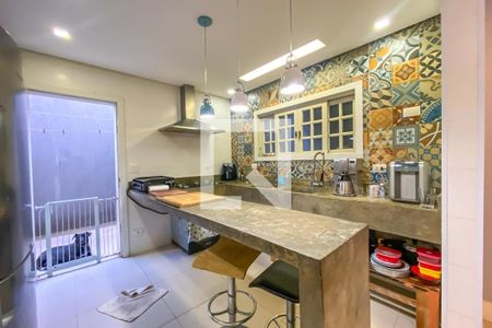 Casa à venda com 231m², 4 quartos e 3 vagasCozinha