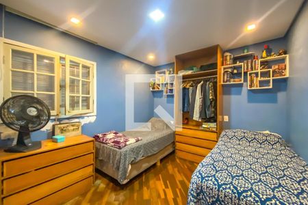 Casa à venda com 231m², 4 quartos e 3 vagasSuíte 2