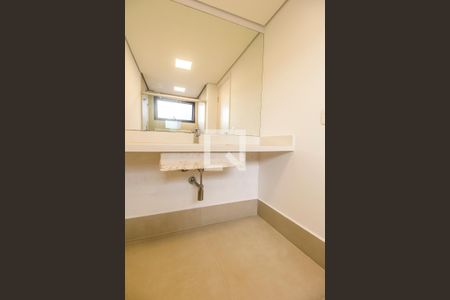 Casa de condomínio à venda com 815m², 4 quartos e 6 vagasBanheiro da Suíte 2