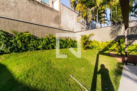 Casa de condomínio à venda com 815m², 4 quartos e 6 vagasQuintal