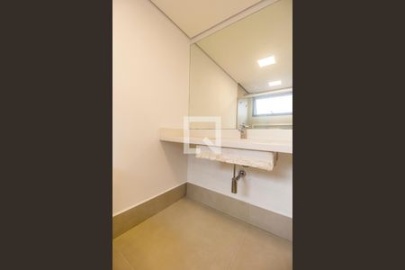 Casa de condomínio à venda com 815m², 4 quartos e 6 vagasBanheiro da Suíte 2