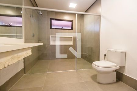 Casa de condomínio à venda com 815m², 4 quartos e 6 vagasBanheiro da Suíte 1