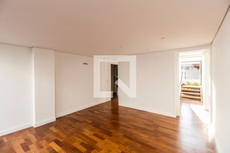 Casa de condomínio à venda com 815m², 4 quartos e 6 vagasSala de TV