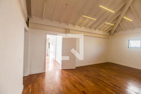 Casa de condomínio à venda com 815m², 4 quartos e 6 vagasSuíte master