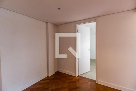 Casa de condomínio à venda com 815m², 4 quartos e 6 vagasSuíte 4