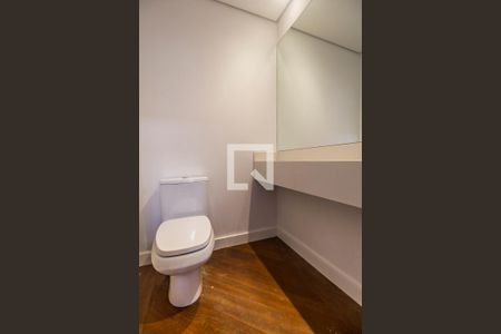 Casa de condomínio à venda com 815m², 4 quartos e 6 vagasLavabo