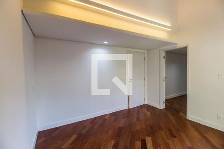 Casa de condomínio à venda com 815m², 4 quartos e 6 vagasSuíte 3