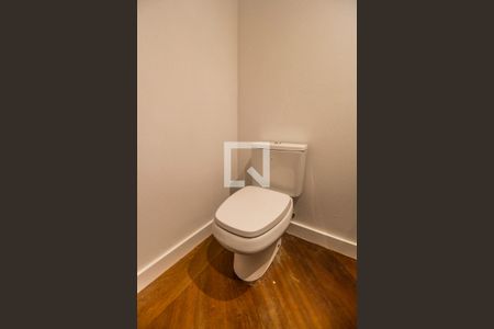 Casa de condomínio à venda com 815m², 4 quartos e 6 vagasLavabo