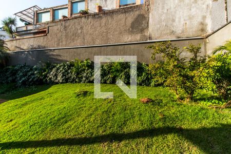 Casa de condomínio à venda com 815m², 4 quartos e 6 vagasQuintal