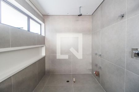 Casa de condomínio à venda com 815m², 4 quartos e 6 vagasBanheiro da Suíte 1