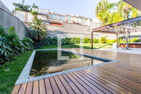 Casa de condomínio à venda com 815m², 4 quartos e 6 vagasPiscina