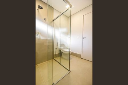 Casa de condomínio à venda com 815m², 4 quartos e 6 vagasBanheiro da Suíte 4