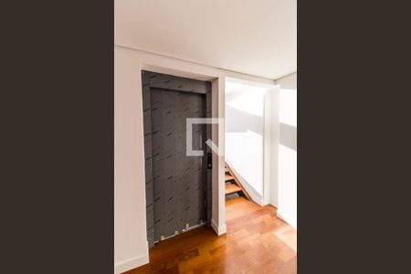 Casa de condomínio à venda com 815m², 4 quartos e 6 vagasElevador