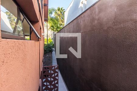 Casa de condomínio à venda com 815m², 4 quartos e 6 vagasCorredor
