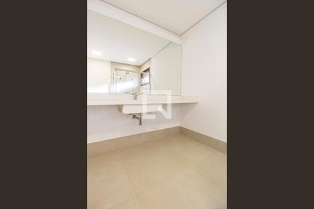 Casa de condomínio à venda com 815m², 4 quartos e 6 vagasBanheiro da Suíte 4