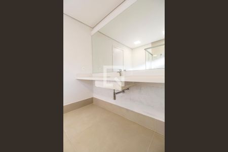 Casa de condomínio à venda com 815m², 4 quartos e 6 vagasBanheiro da Suíte 4