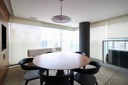 Apartamento à venda com 64m², 1 quarto e 1 vaga Apartamento à venda com 64m², 1 quarto e 1 vagaVaranda