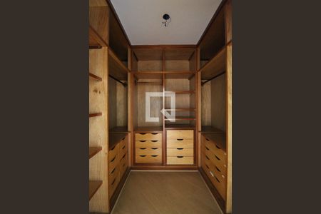 Apartamento para alugar com 260m², 3 quartos e 4 vagasCloset da Suíte 3