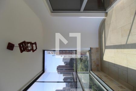 Apartamento para alugar com 260m², 3 quartos e 4 vagasVaranda da Sala de TV
