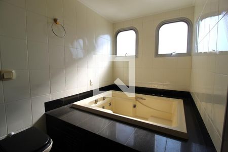 Apartamento para alugar com 260m², 3 quartos e 4 vagasBanheiro da Suíte 3