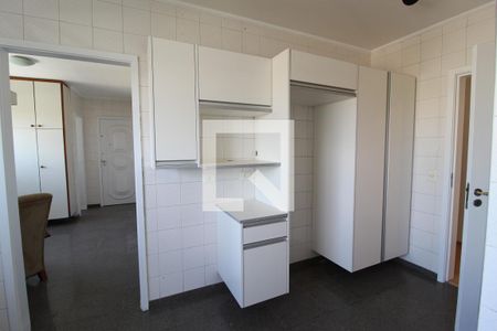Apartamento para alugar com 260m², 3 quartos e 4 vagasCozinha