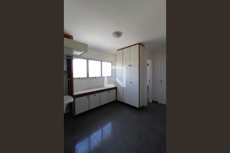 Apartamento para alugar com 260m², 3 quartos e 4 vagasÁrea de Serviço
