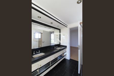 Apartamento para alugar com 260m², 3 quartos e 4 vagasBanheiro da Suíte 3