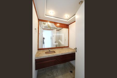 Apartamento para alugar com 260m², 3 quartos e 4 vagasLavabo