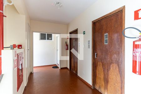 Apartamento à venda com 72m², 2 quartos e sem vagaElevadores