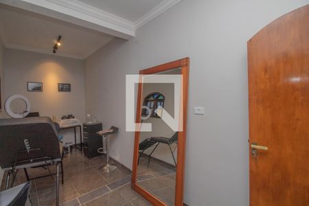 Casa à venda com 191m², 4 quartos e 2 vagas Casa à venda com 191m², 4 quartos e 2 vagasEscritório