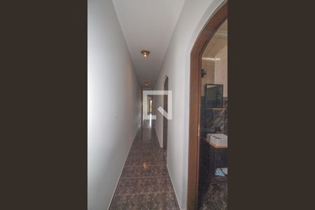 Casa à venda com 191m², 4 quartos e 2 vagas Casa à venda com 191m², 4 quartos e 2 vagasCorredor