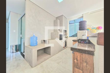 Casa à venda com 320m², 5 quartos e 7 vagas Casa à venda com 320m², 5 quartos e 7 vagasChurrasqueira