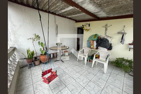 Casa à venda com 90m², 3 quartos e sem vaga Casa à venda com 90m², 3 quartos e sem vagaVaranda