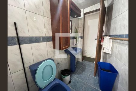 Casa à venda com 90m², 3 quartos e sem vaga Casa à venda com 90m², 3 quartos e sem vagaBanheiro