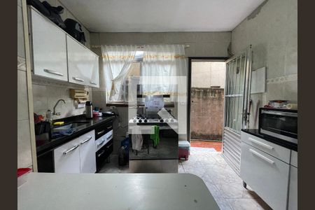 Casa à venda com 90m², 3 quartos e sem vaga Casa à venda com 90m², 3 quartos e sem vagaCozinha