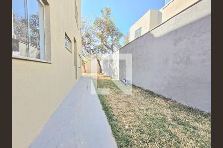 Casa à venda com 180m², 4 quartos e 2 vagasCorredor